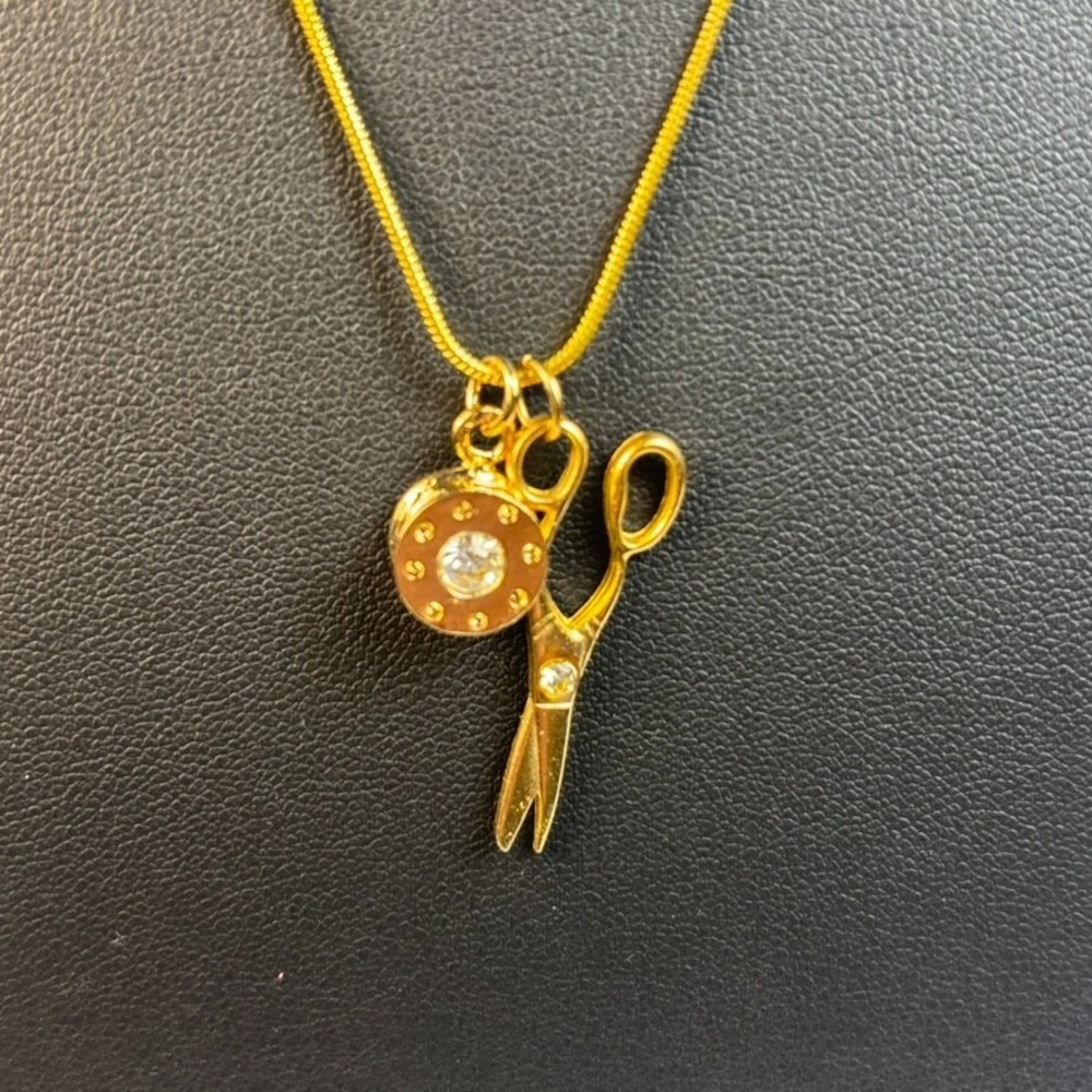Pendant Necklace Gold Tone Rhinestone Delicate Sewing‎ Scissors Bobbin Charms